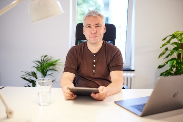 Jörg Herbst, CEO newcubator über cashflow planung